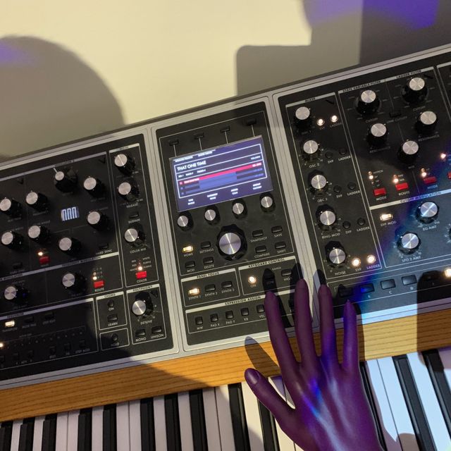 Samples Unlimited - 'Moog One Demonstration' [Ringtone]