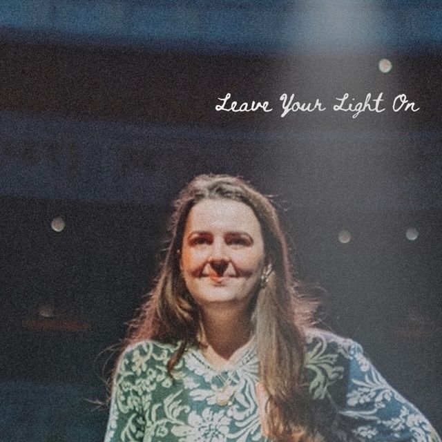Molly Roberts - 'Leave Your Light On' [Ringtone]
