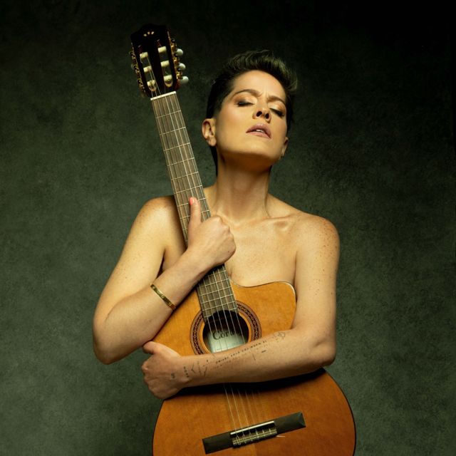 Ileana Mora - 'El Manduco' [Ringtone]