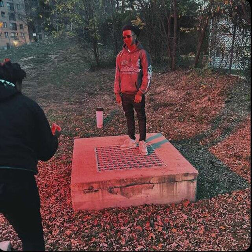 Lilwhitez - 'Off My Chest' [Tono de llamada]