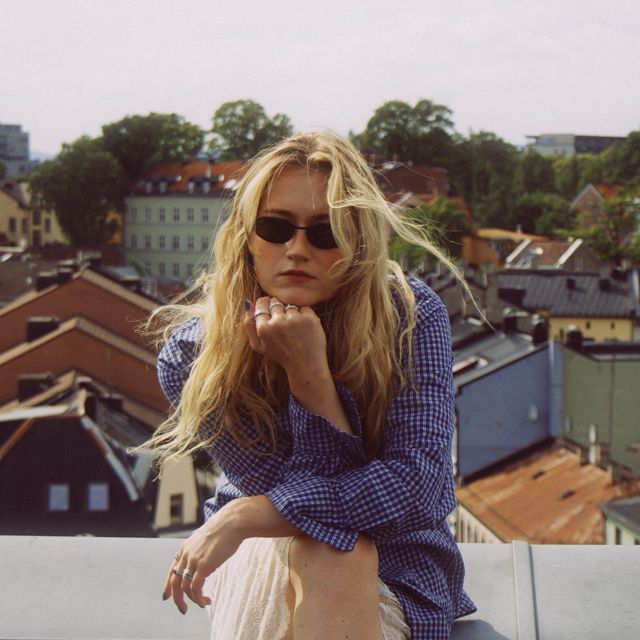 Oh Blonde - 'Take Me To Paris' [Ringtone]