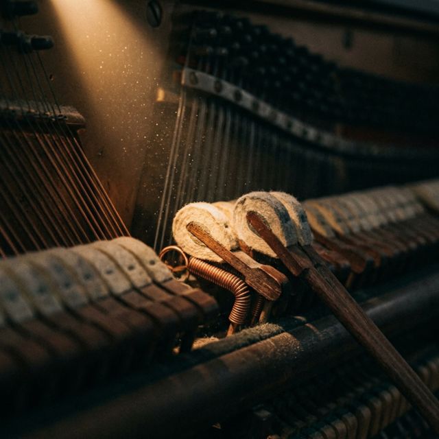 Eversong Piano - 'Cinematic Room Acoustics' [Ringtone]