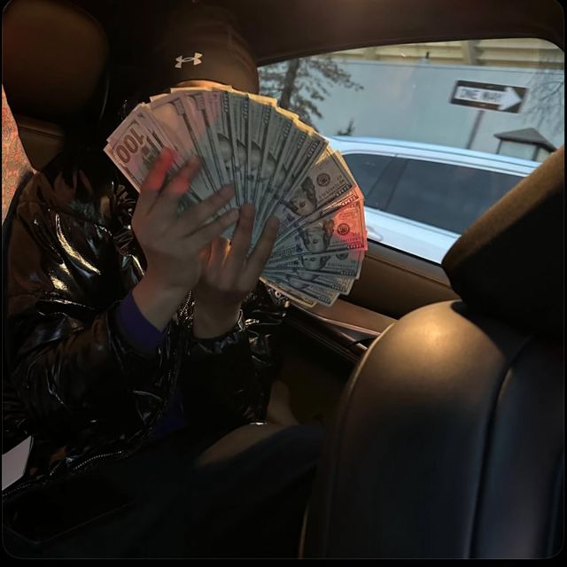 Lilwhitez - 'LIT (feat. Trapmoneybiggie)' [Ringtone]