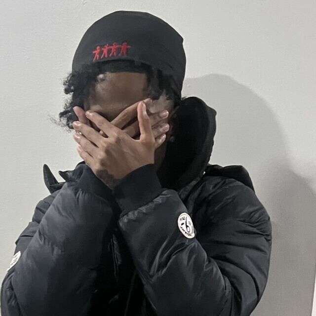 Aliaswizz - 'Talks Inna Mirror' [Ringtone]