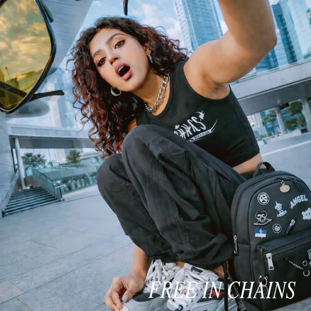 Cahoxx - 'Free in Chains' [Ringtone]
