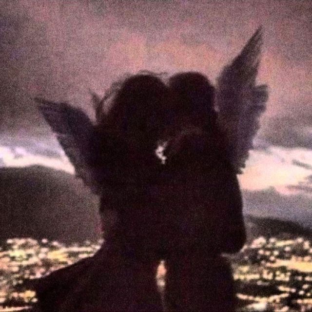 p o e t i t s - 'un beso es el comienzo del canibalismo' [Ringtone]