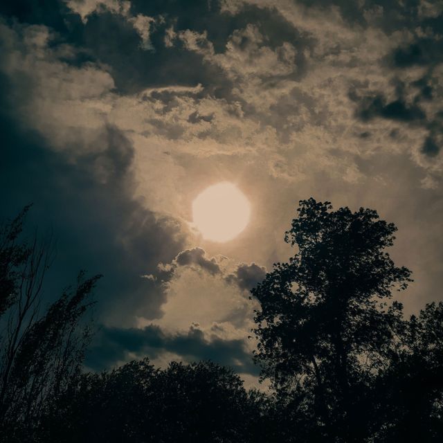 saturnsays - 'hammer' [Ringtone]