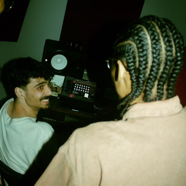 Emanu! - 'Como Deve Ser Feito (feat. Froese)' [Ringtone]