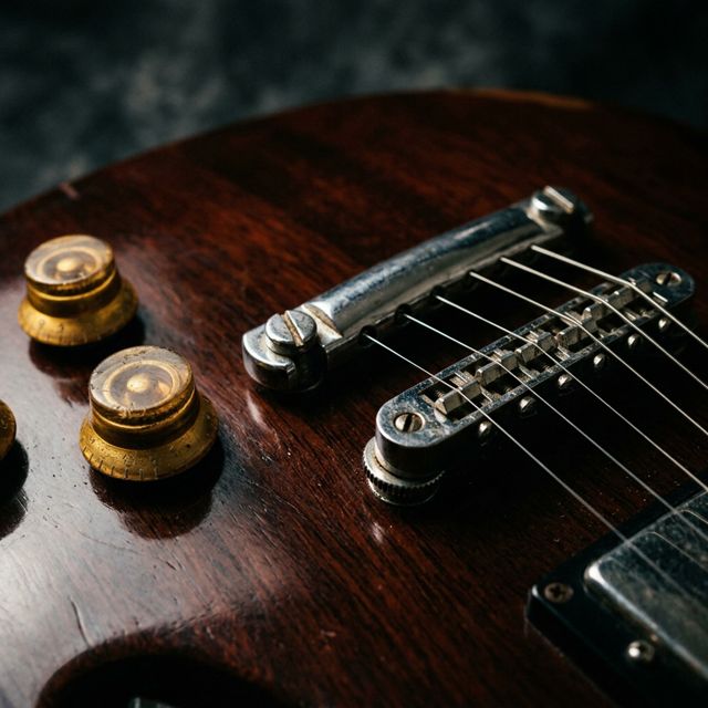 Hollowbody Echo - 'The Solitary Room' [Ringtone]