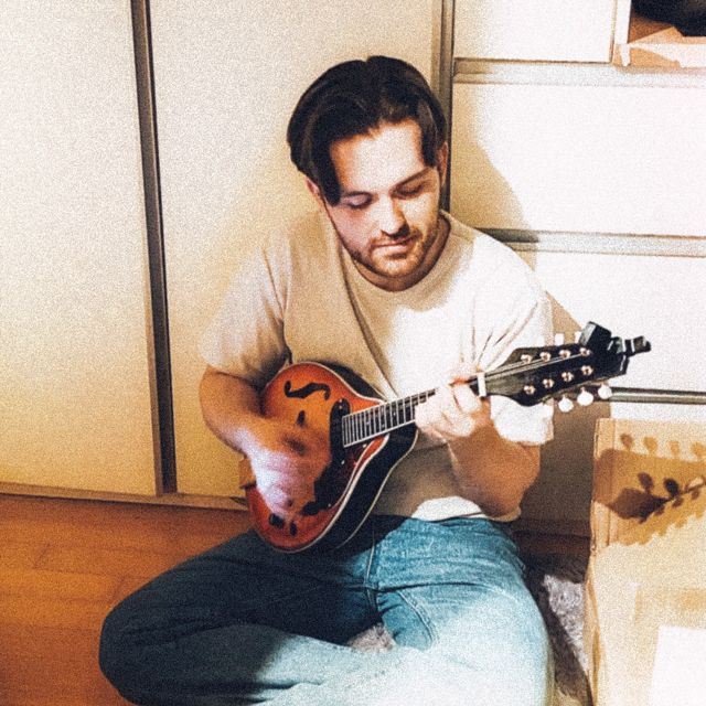AVAN - 'We're Strangers' [Ringtone]