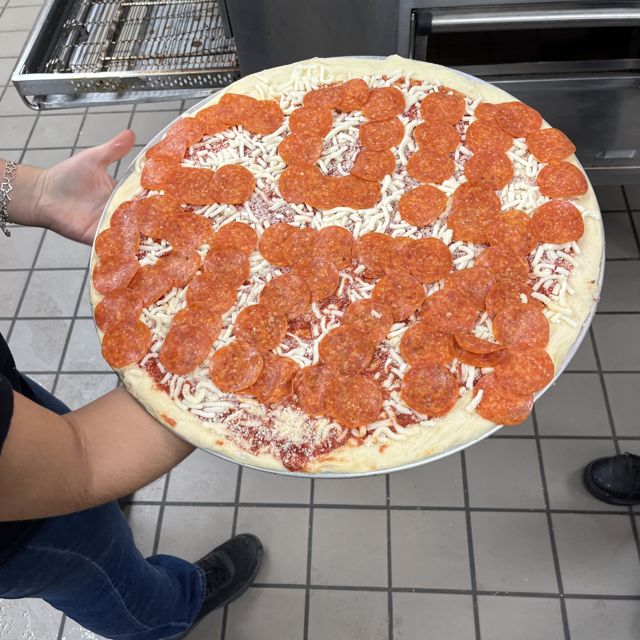 Check Out Lo - 'COLD PIZZA' [Ringtone]