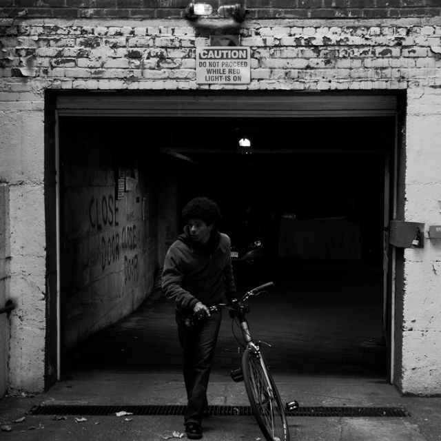 Ché - 'April 16th' [Ringtone]