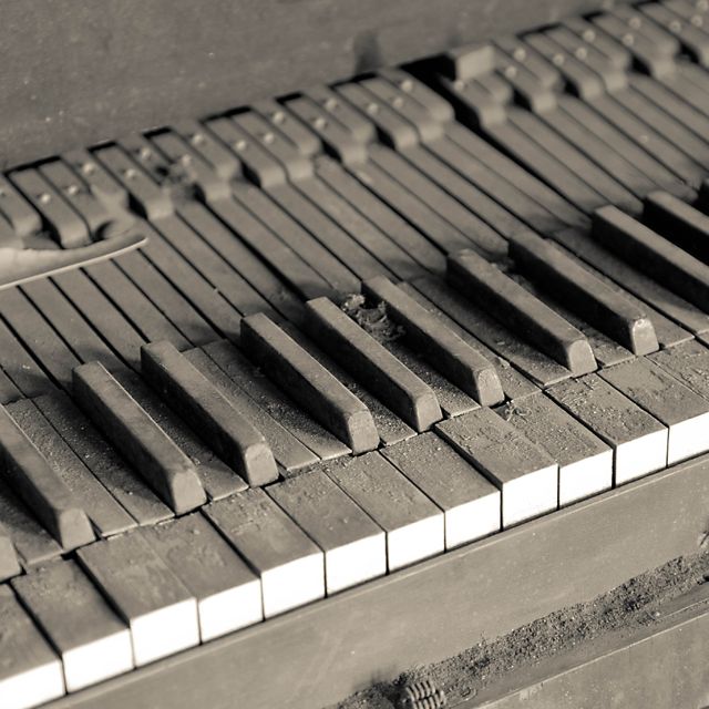 Gutter Keys - 'Righteous (Piano Version)' [Ringtone]