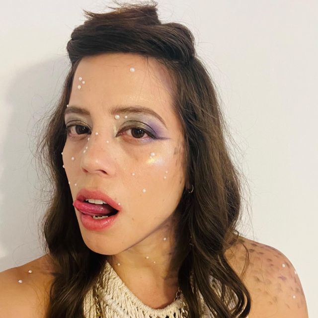 Adrianela - 'Bilingual' [Ringtone]