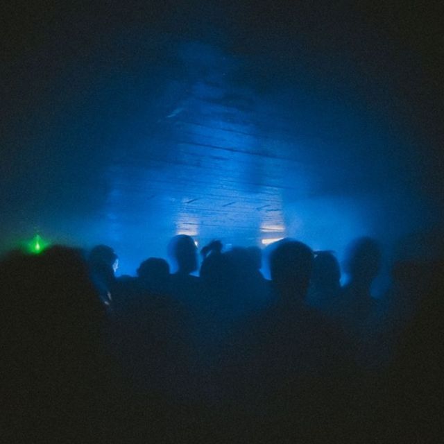 Aus - 'dancing alone' [Ringtone]