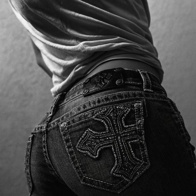 Antoniovivald - 'He like my body, he know I'm a' [Ringtone]