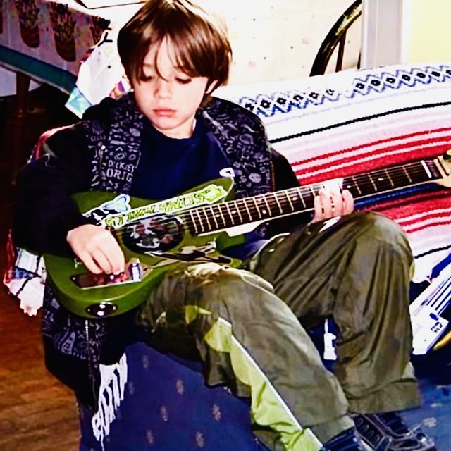 Roach - 'i lay in my coffin and wait' [Ringtone]