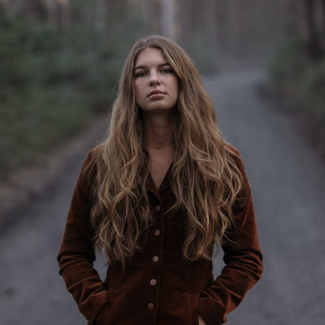 Lucy Beveridge - 'Wayfairing Stranger' [Ringtone]