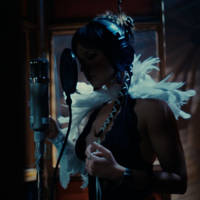 Girl Swallows Nightingale - 'Klara (Live at 2200 Studios)' [Ringtone]
